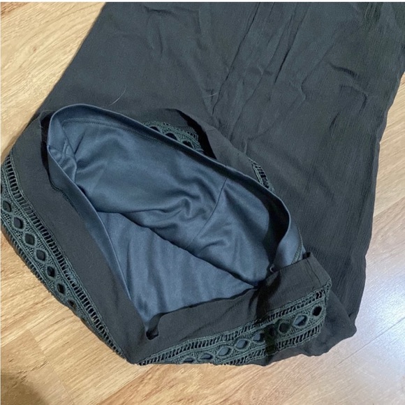 Lulu’s cargo green mini dress. - Picture 6 of 7